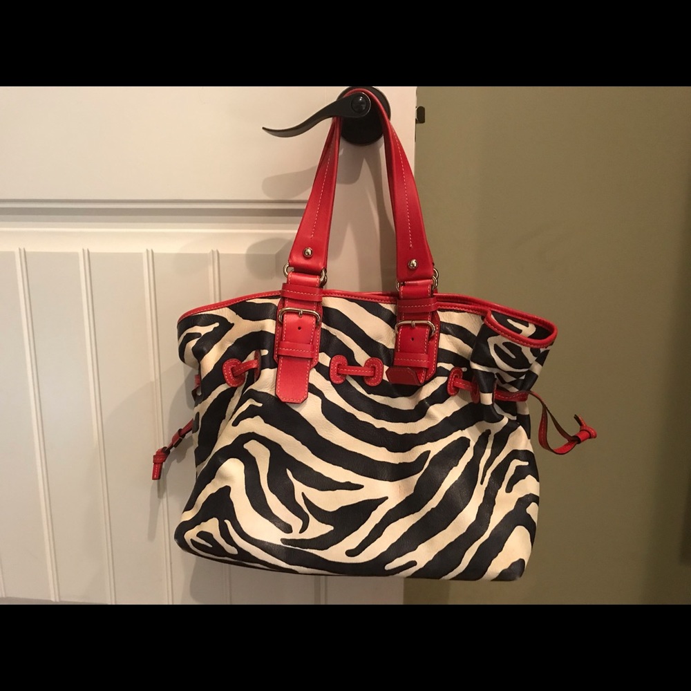 Awesome Bag To Add A Little Pizazz To Any Outfit! View 3